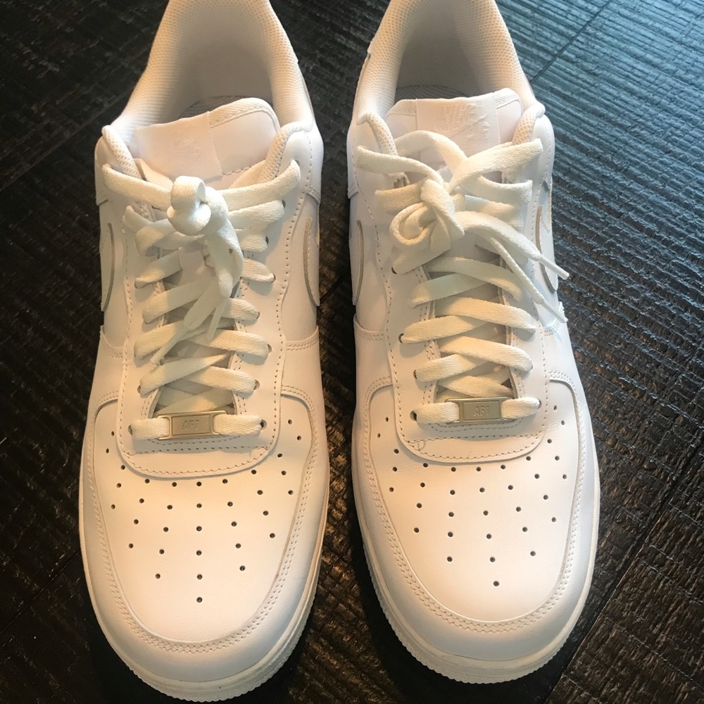 White Nike Air Force 1